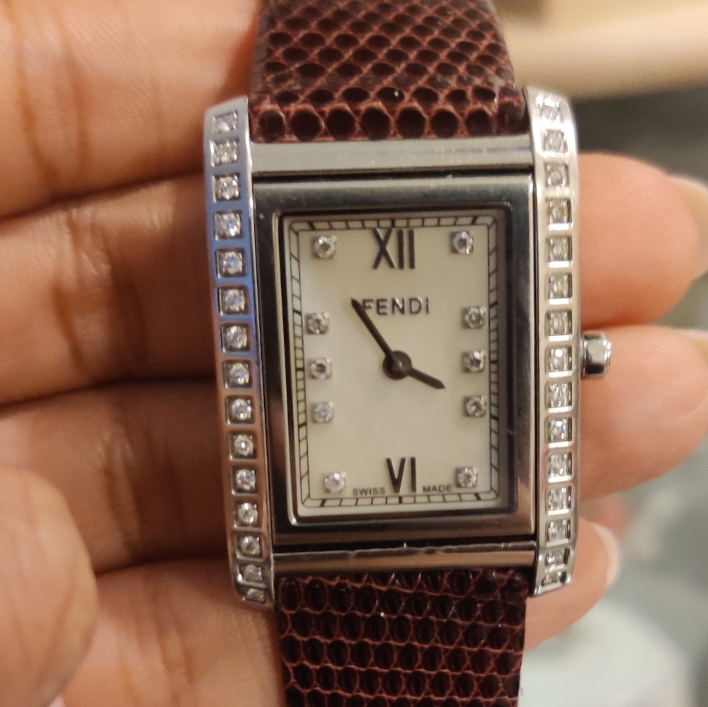 Fendi -  Pre-owned watch with diamonds